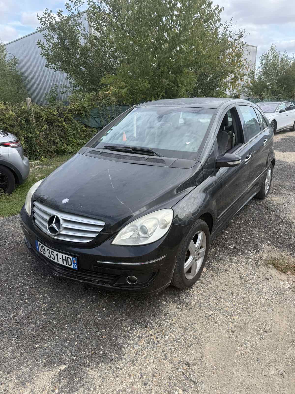 Mercedes B